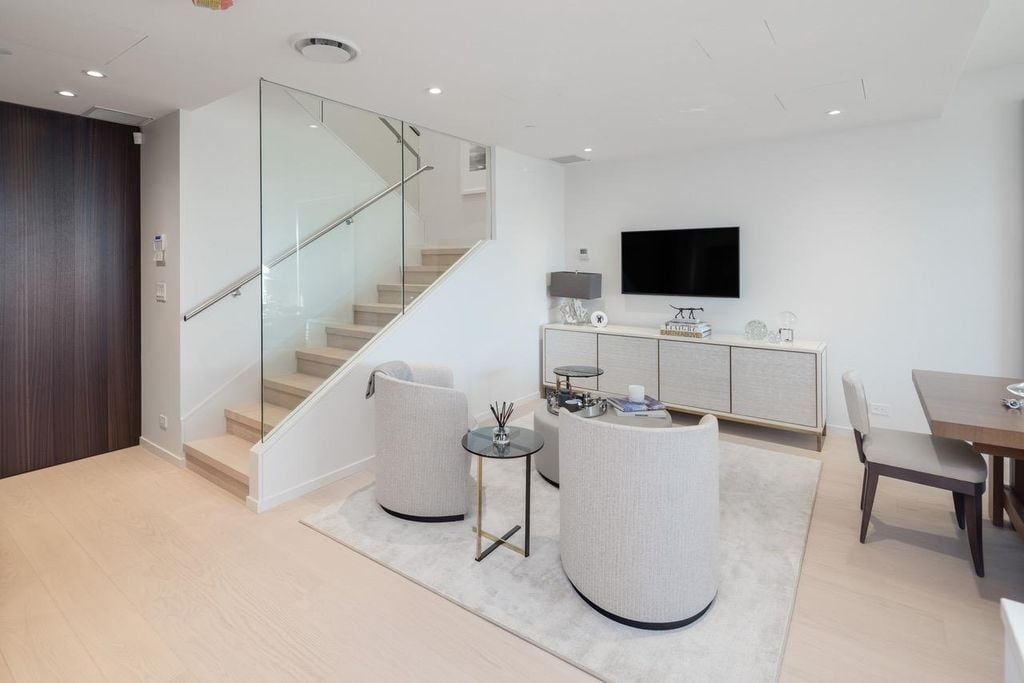 1327 Bellevue Ave, #TH102