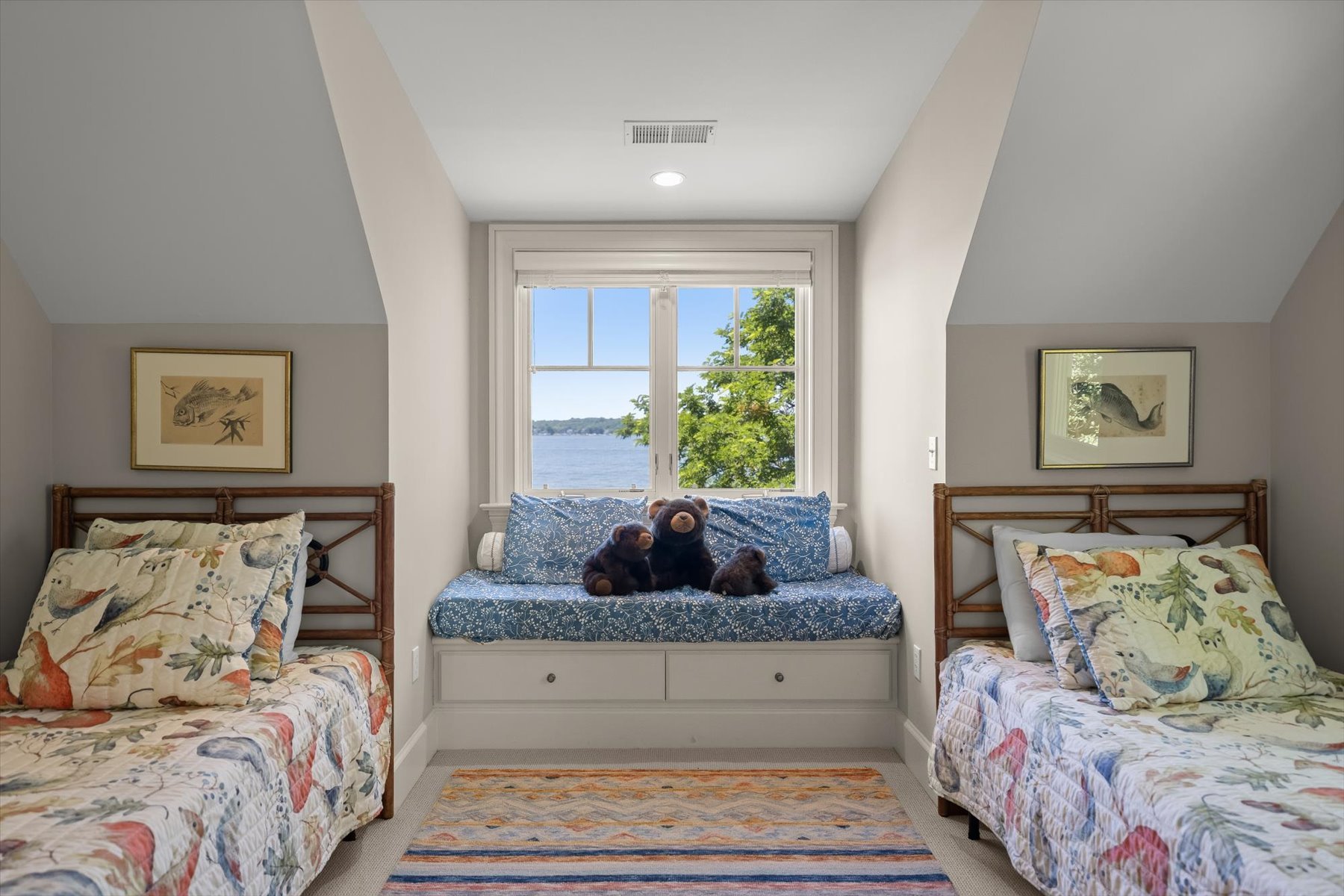654 Round Hill Road