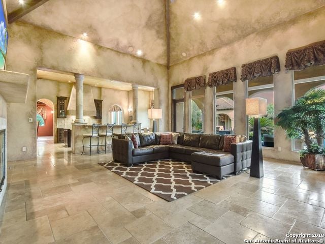 11402 Cat Springs