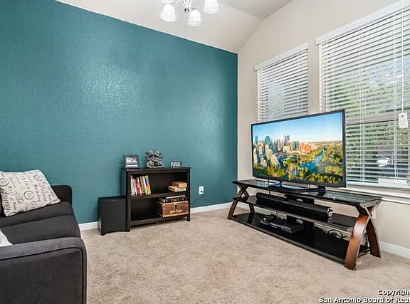 8419 Cedar Mdws