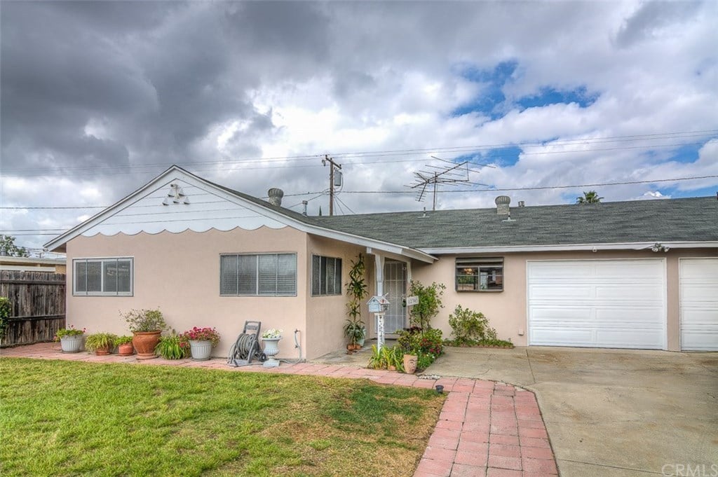 12341 Flagstone Pl