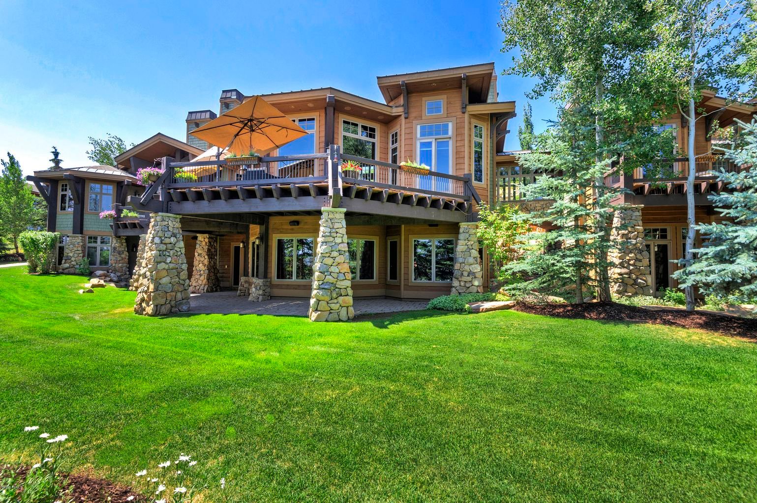 7145 Glenwild Dr