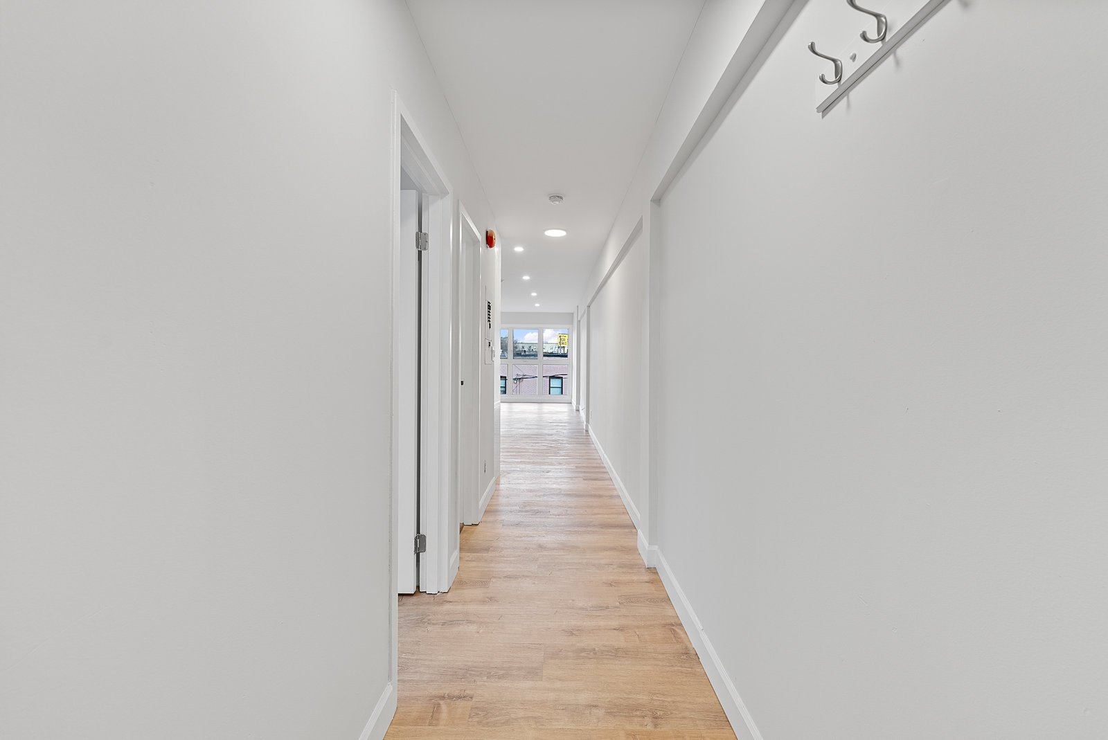 1328 Gerrard Street E 302