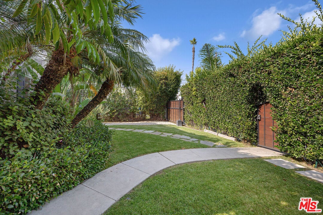 Goldmere Pavilion, N Kilkea Dr, 90048