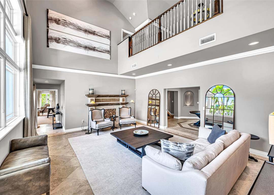 166 Royal Palm Dr