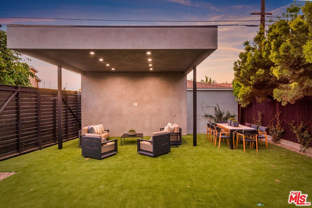 1631 S Durango Ave