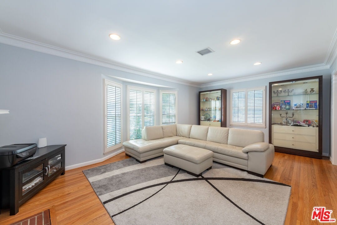 1455 S Roxbury Dr