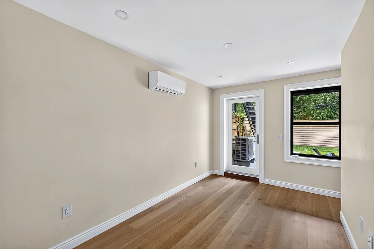 428 Vanderbilt Ave 