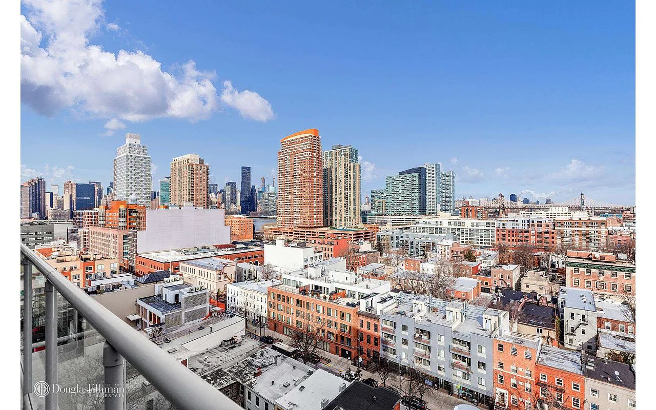 5-49 Borden Ave, #PHC