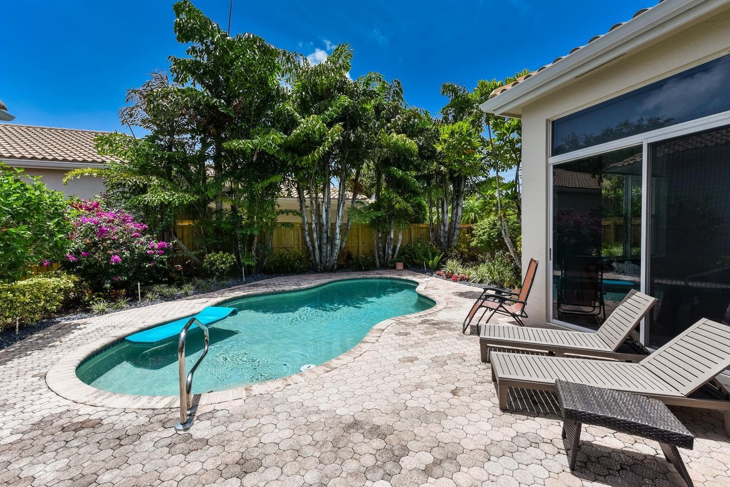 6685 NW 24th Ter
