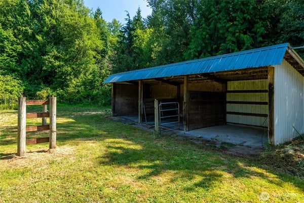 3086 Standard Rd, Deming, WA 98244