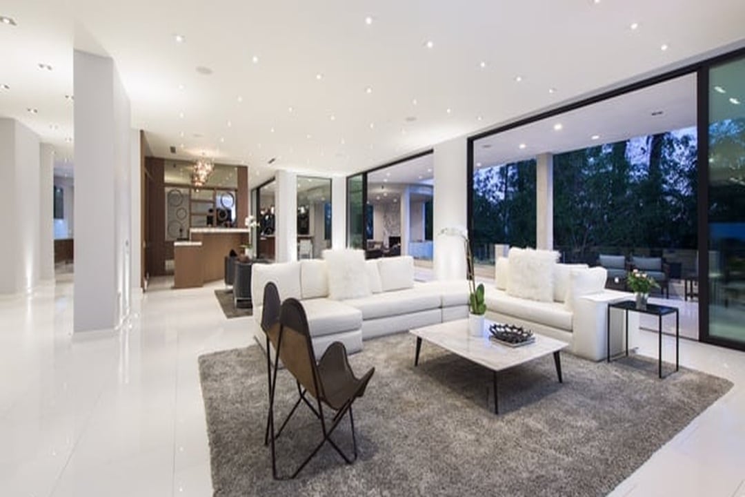 Crown Manor