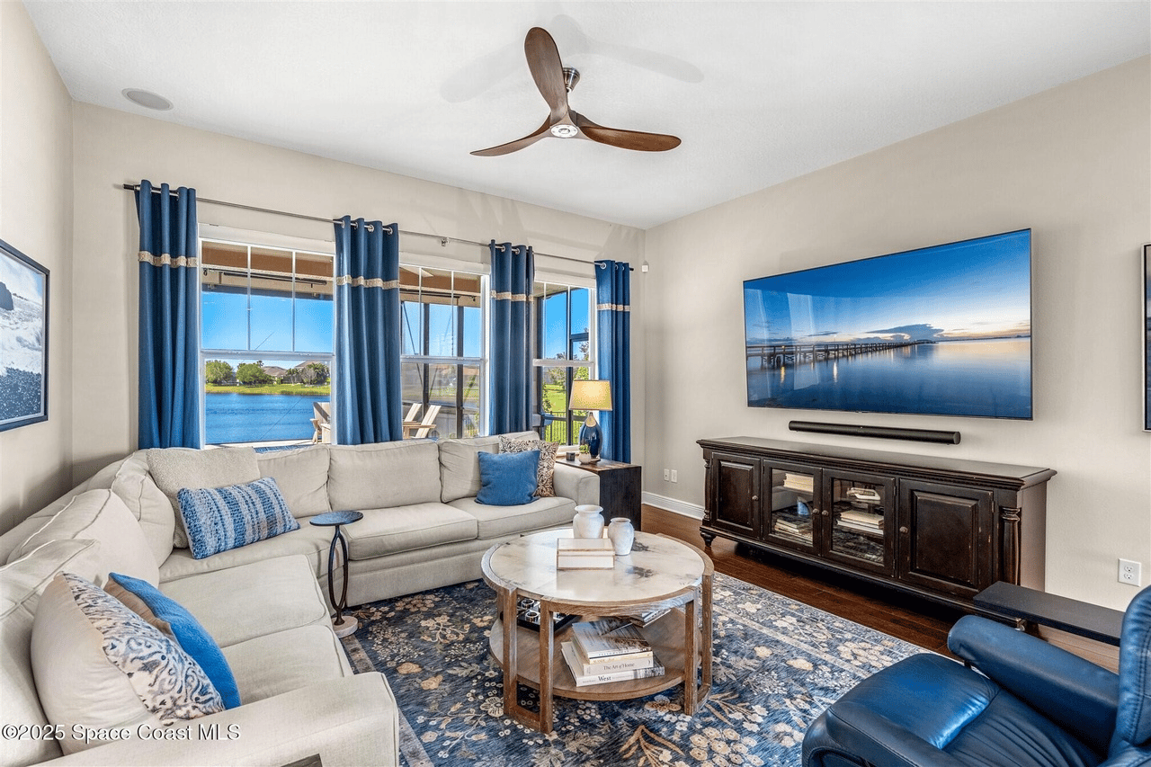 3077 Cortona Dr