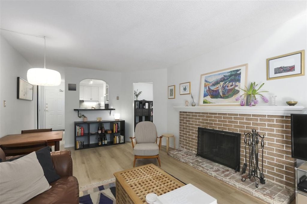 2255 York Ave, #109