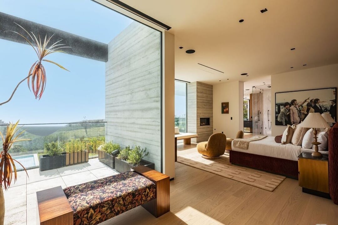 Skyreach Manor, Dume Dr, 90265