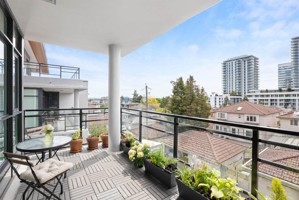458 W 63rd Ave, #306
