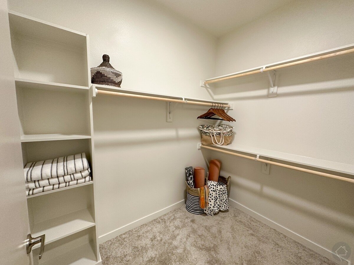 1 month free in an amazing 1/1 apartment home in Round Rock!