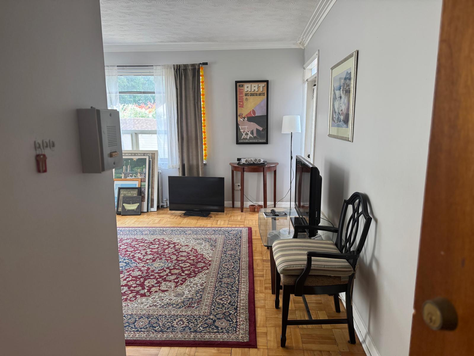 1112 Avenue Road 102