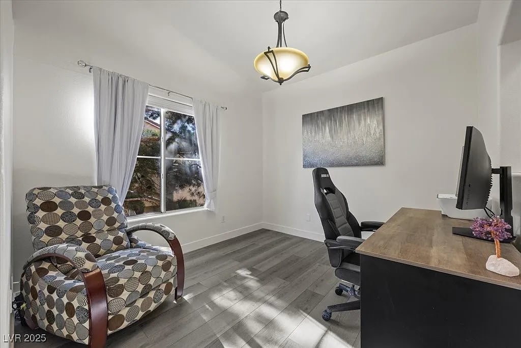 5000 Red Rock Unit: 240