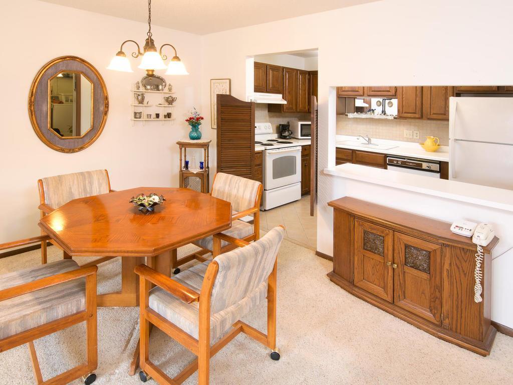 10441 Greenbrier Rd #206