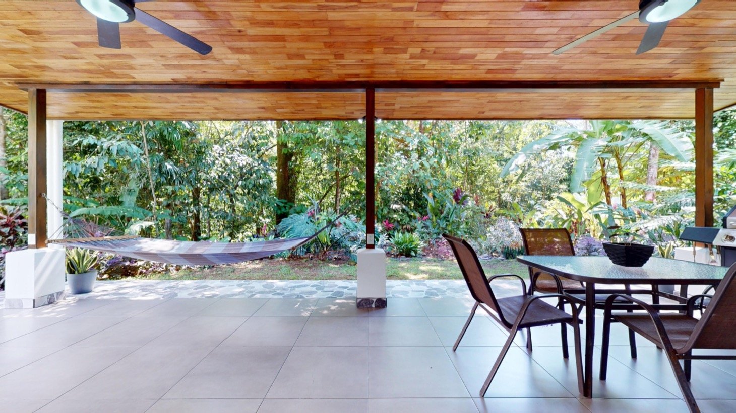 2 Bedroom Solar Home with Creek Frontage