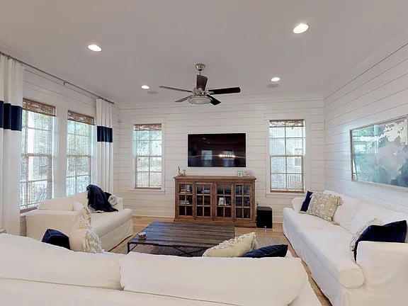 404 E Royal Fern Way