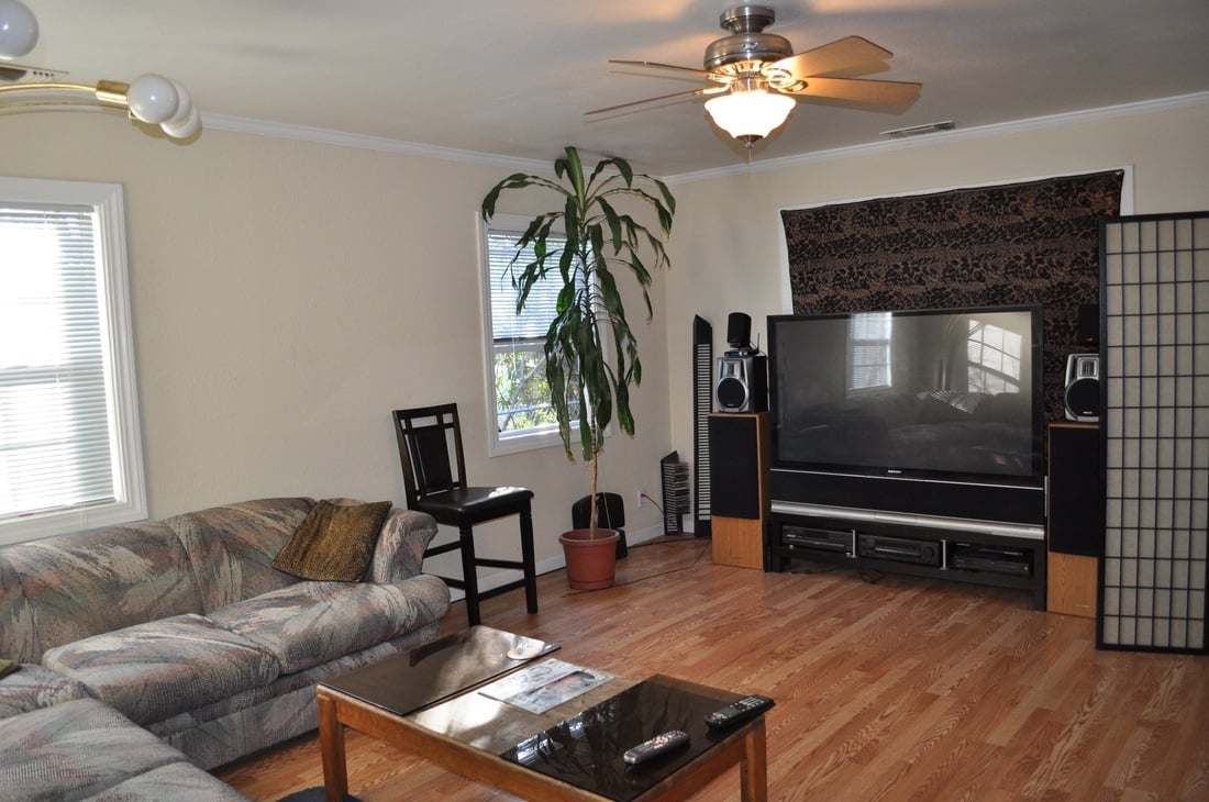 New Listing in Tahoe Park! 3141 Kroy Sacramento, CA 95820