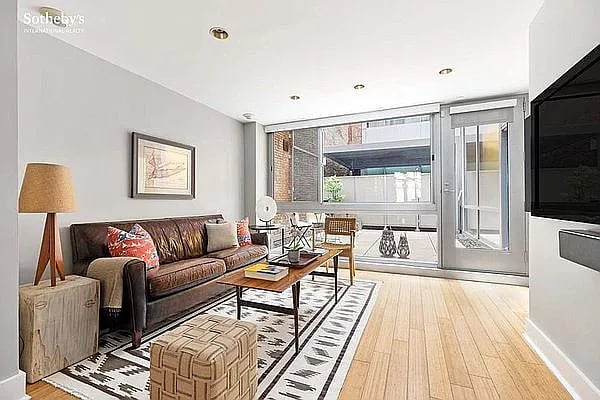415 Greenwich Street