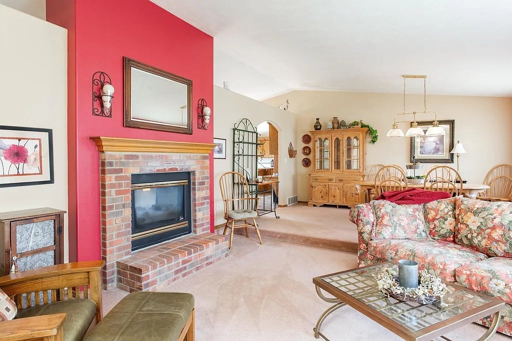 9706 N Ridgecrest Dr