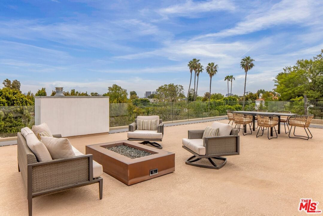 Aurelian Pavilion, W Sunset Blvd, 90049