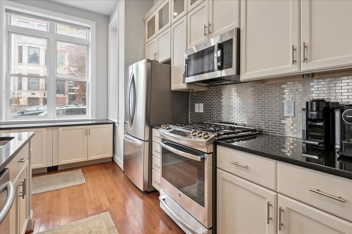 2019 19th St NW #2