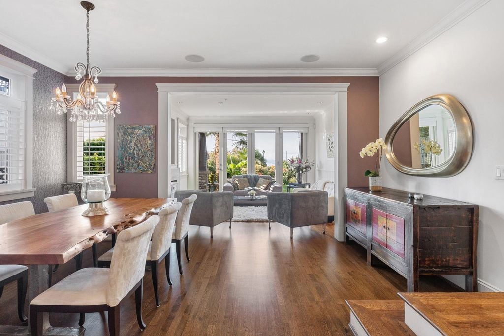 1251 Marine Dr