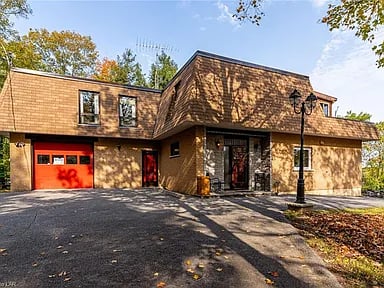 1668 Beaumont Dr