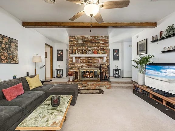3004 Los Robles