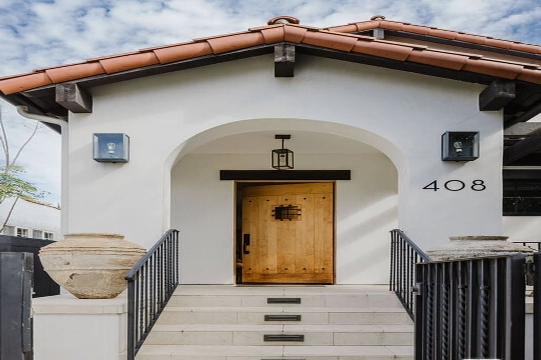 Solaris Pavilion, Westbourne Dr, 90048