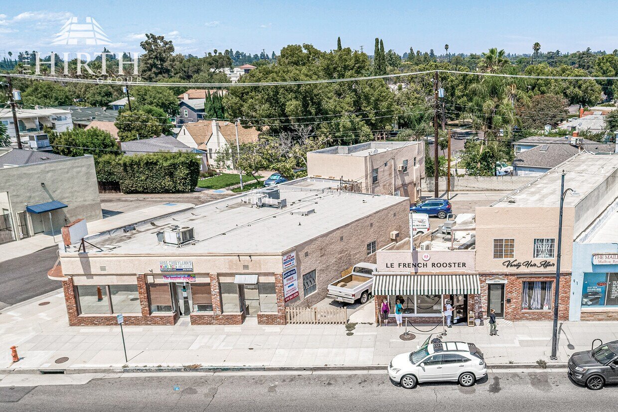 2225-2227 W Olive Ave