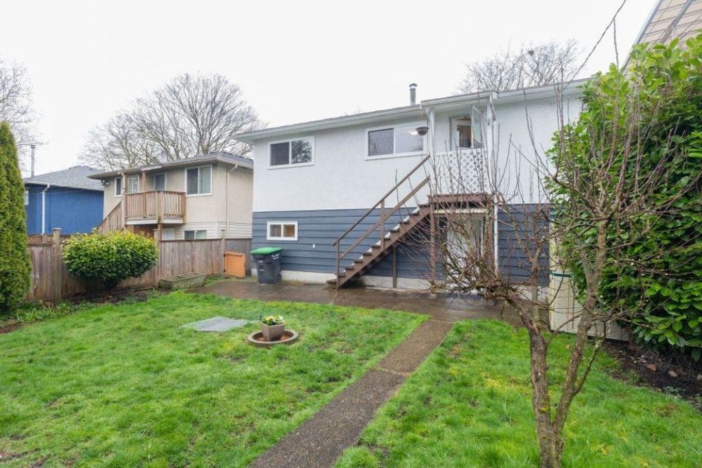 2137 E 13th Ave