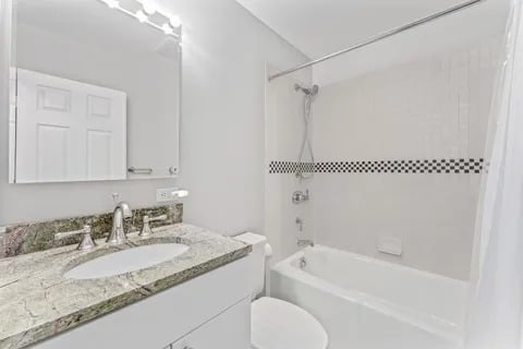 376 President St #TH1