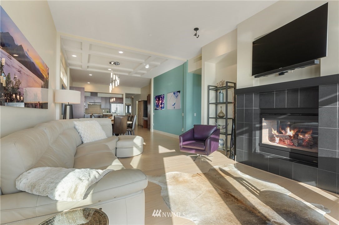 5204 N Bennett St #609
