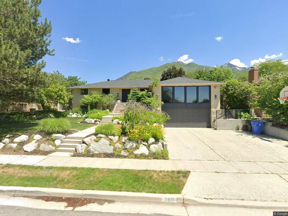 7911 S Willowcrest Rd
