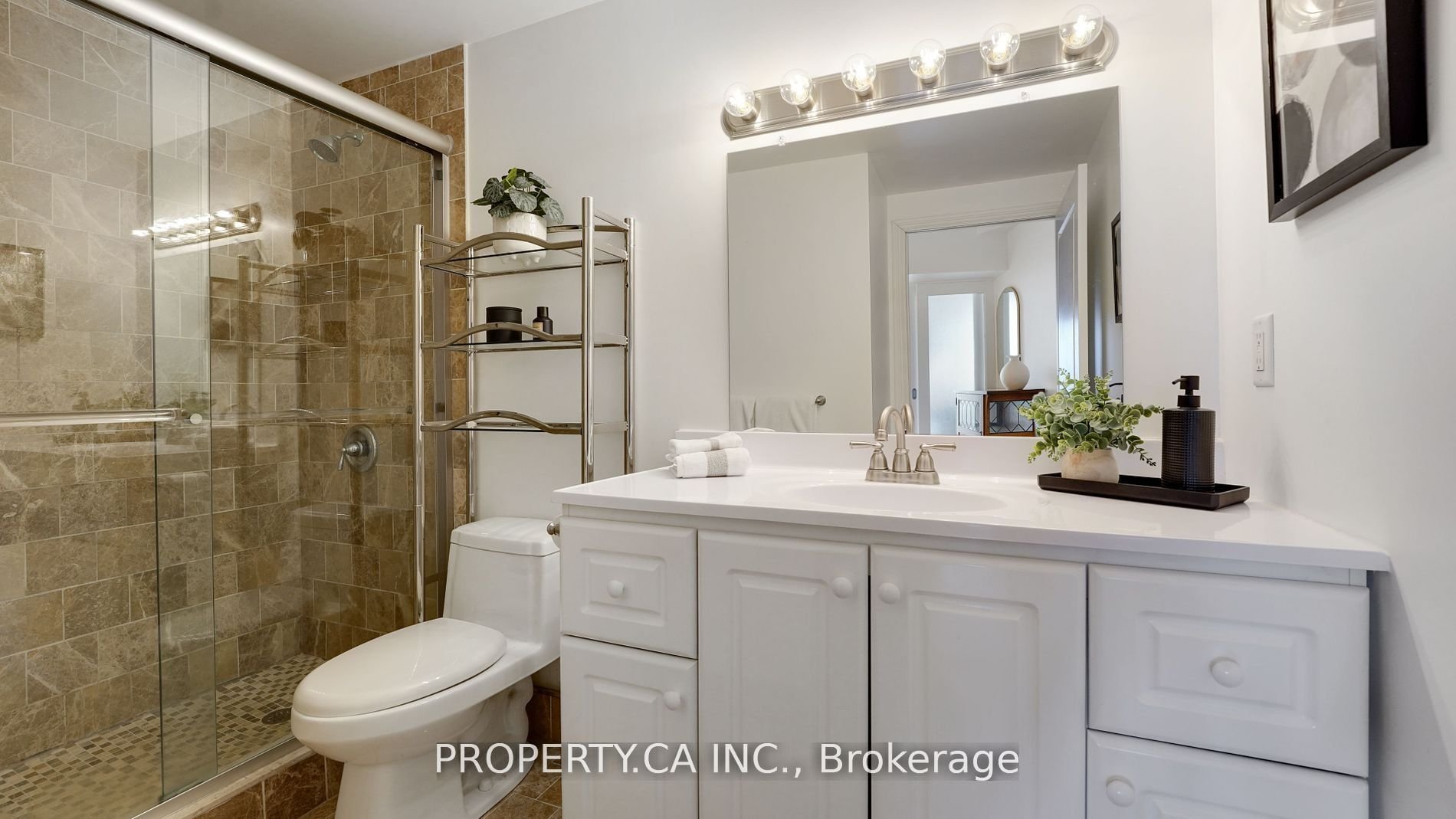 168 King St E 1212