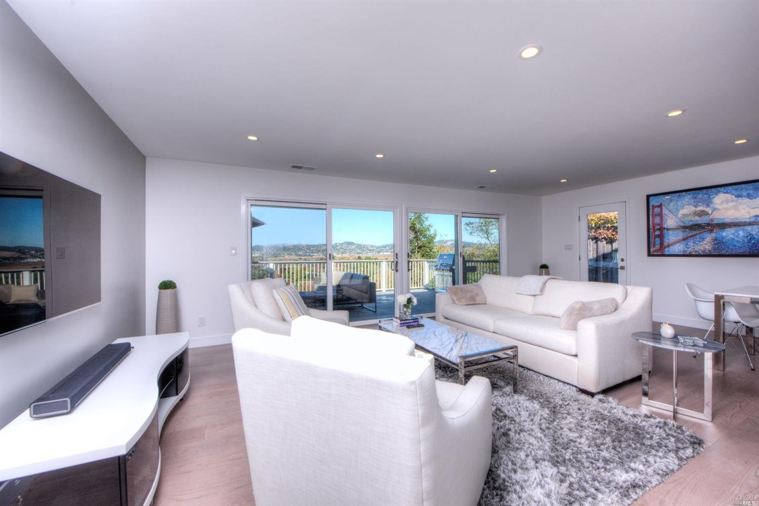 13 Constitution Dr