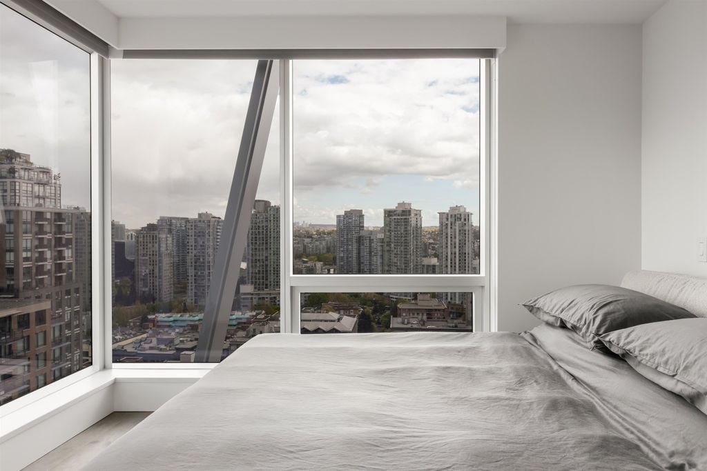 1111 Richards St, #2104