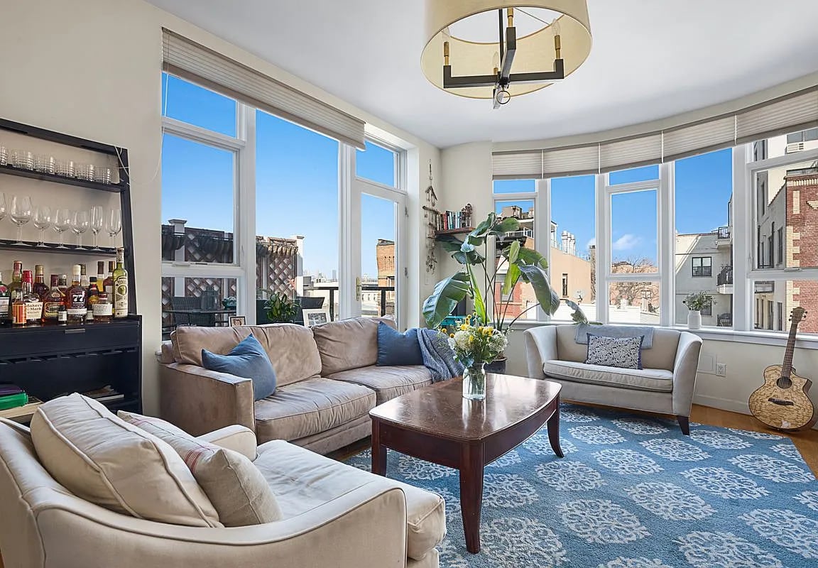 226 15th Street Unit: 4A