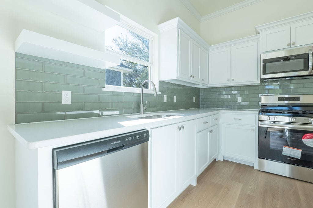 820 W Locust Street