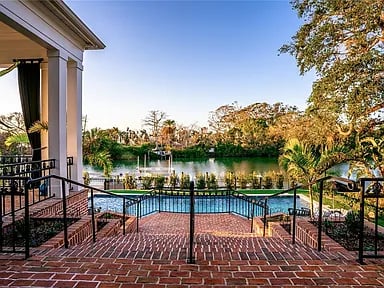 1541 Bay Point Dr