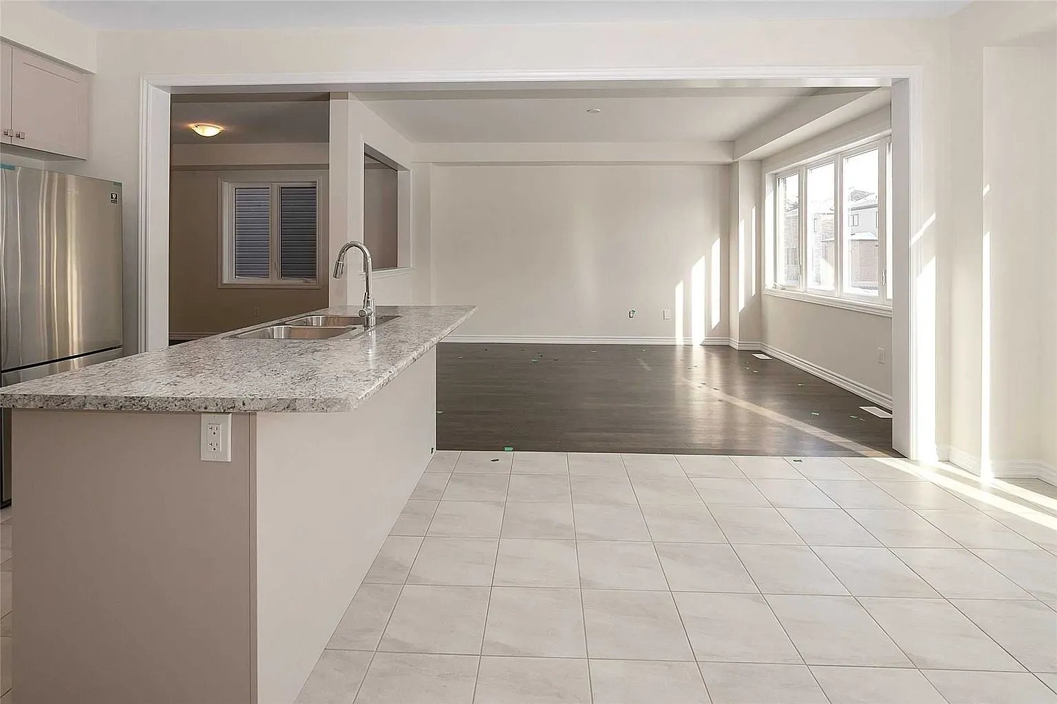 22 Charm Place N