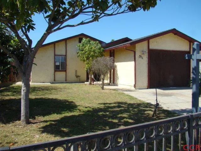 371 Lindy Dr