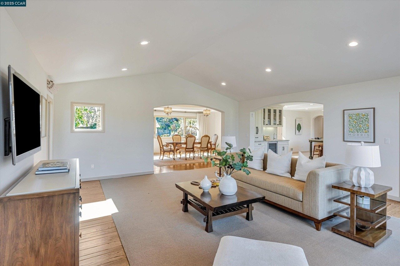 74 Warfield Dr