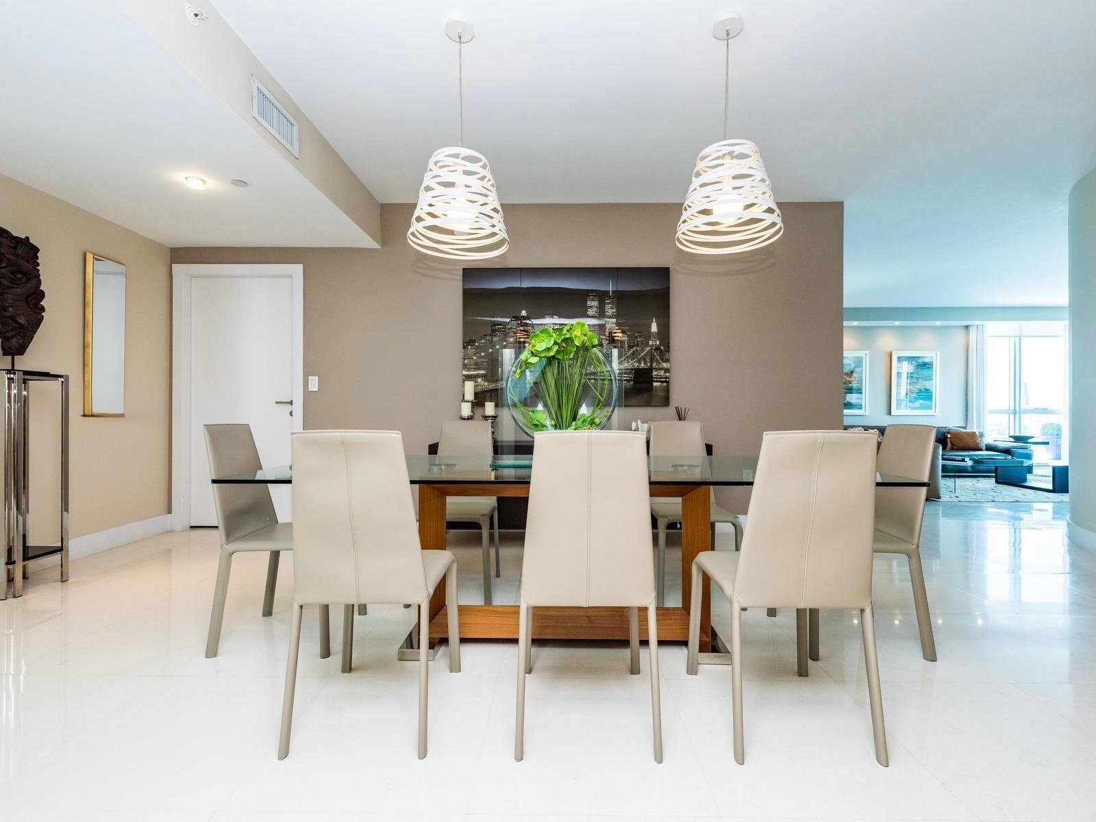 520 WEST AVE #1401
